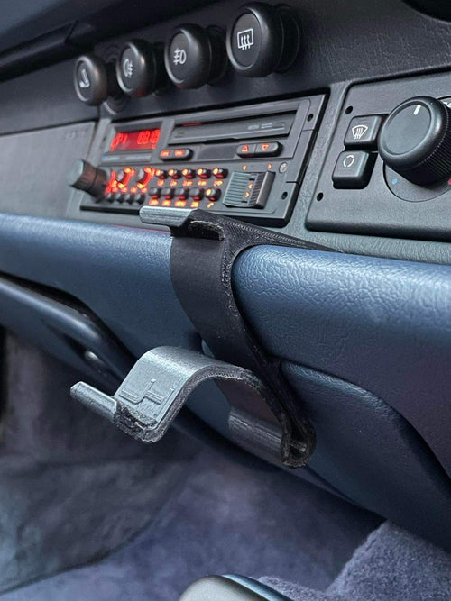 993/late 964 phone clip